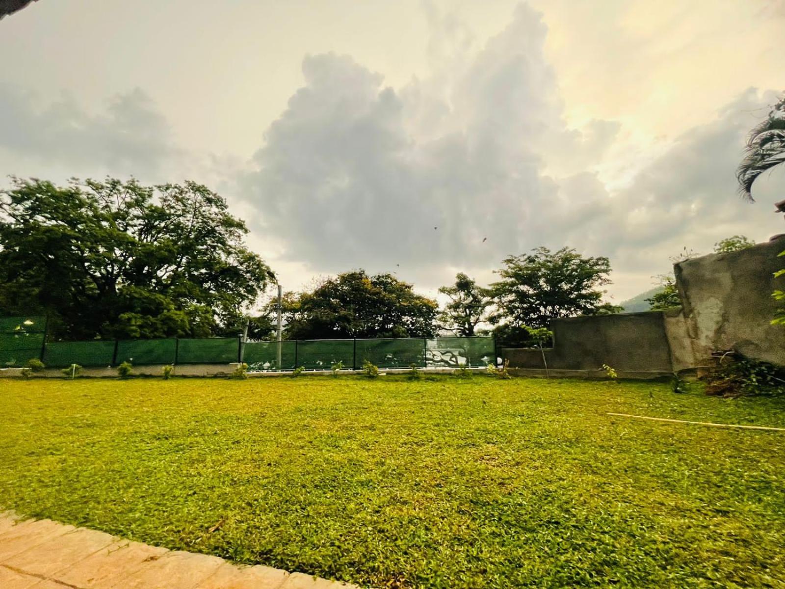 Lake Classical Guest House Kandy Buitenkant foto