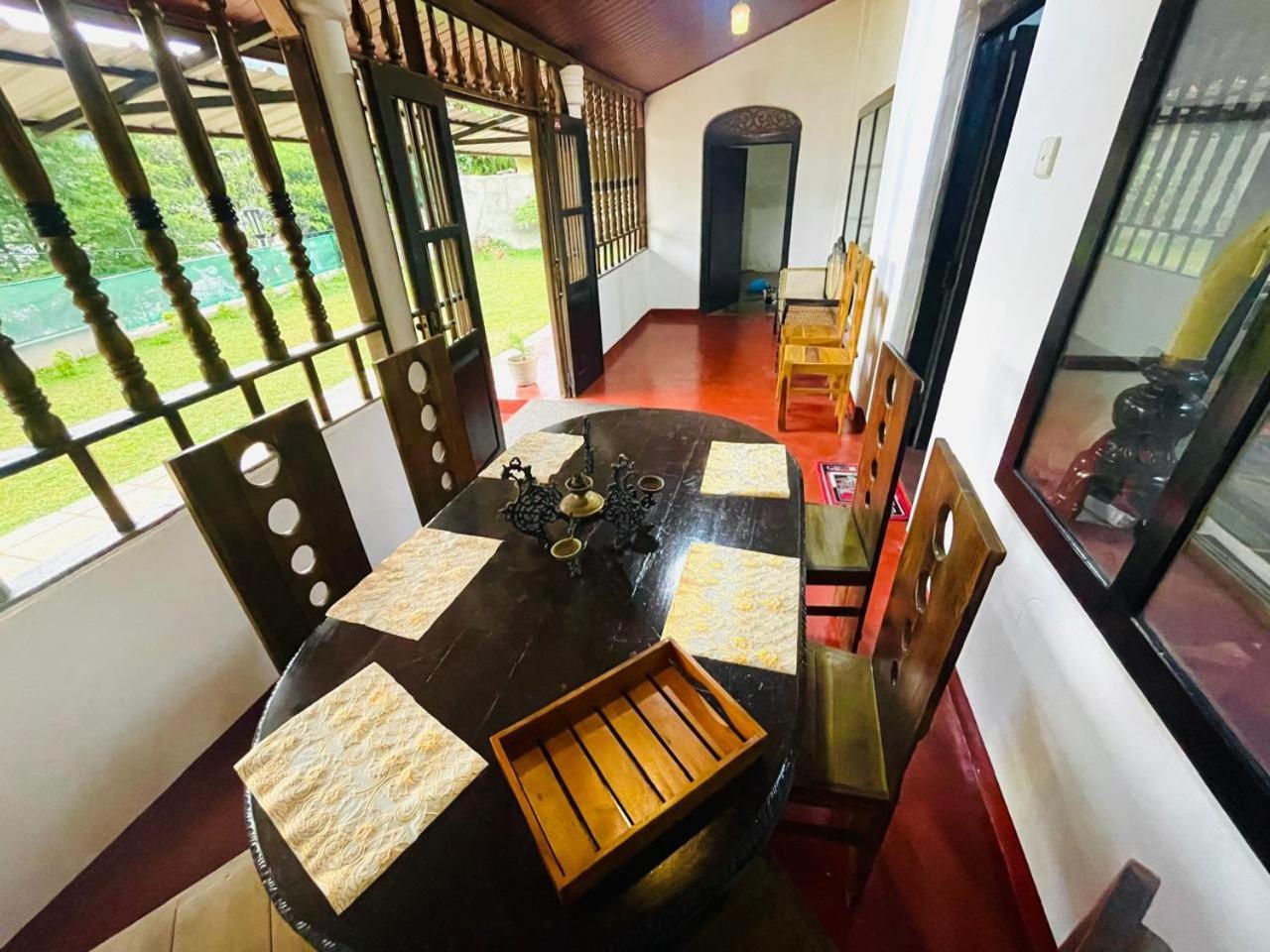 Lake Classical Guest House Kandy Buitenkant foto