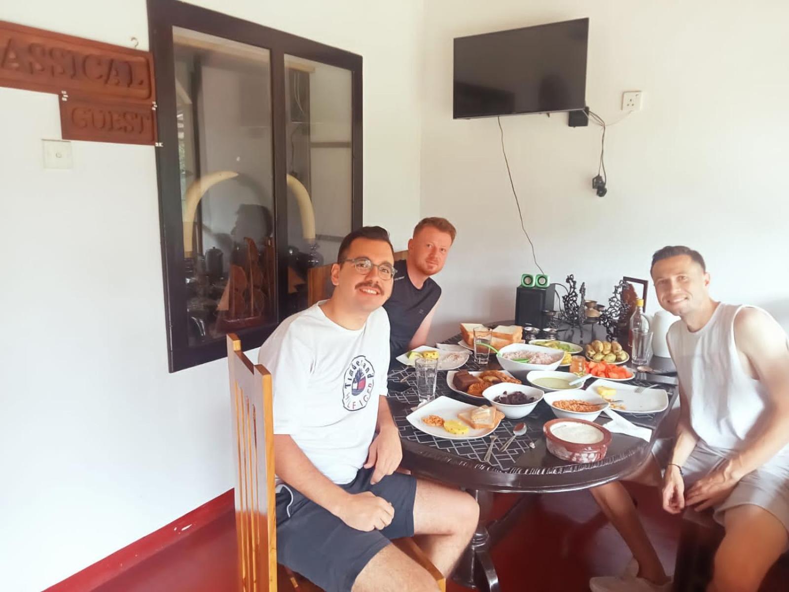 Lake Classical Guest House Kandy Buitenkant foto