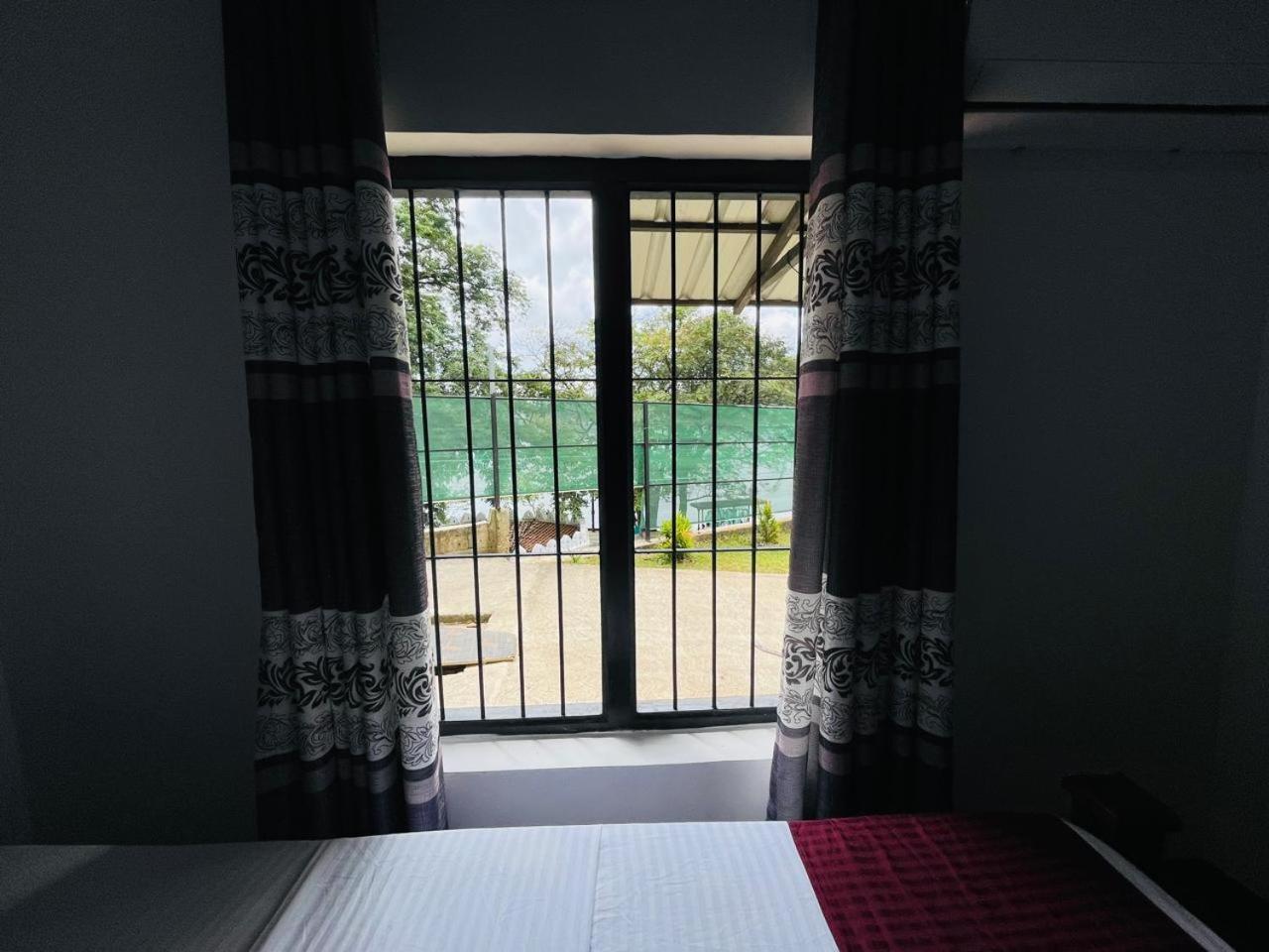 Lake Classical Guest House Kandy Buitenkant foto