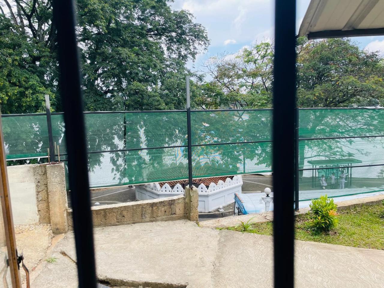 Lake Classical Guest House Kandy Buitenkant foto