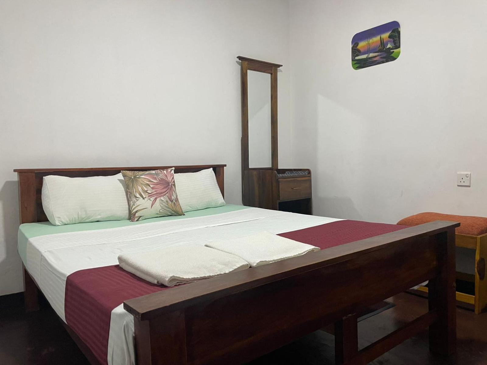 Lake Classical Guest House Kandy Buitenkant foto
