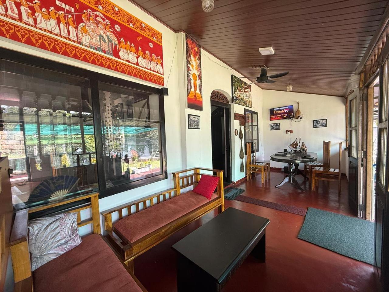 Lake Classical Guest House Kandy Buitenkant foto